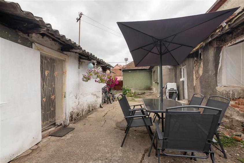 RECO Casa renovabila cu teren de 620 mp in Cantemir