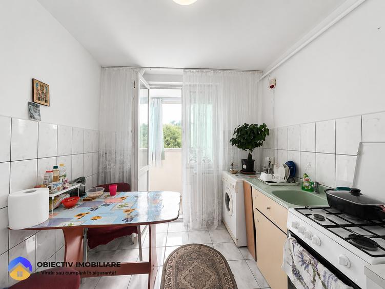 Apartament de vânzare – 2 camere, cartier Precista, etaj 4.