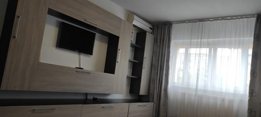 Inchiriere 2 camere,plan 2,linistit/luminos,decomandat,mobilat/utilat,2 Ac ,