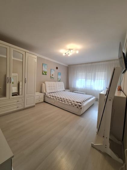 Vanzare apartament 3 camere dec in Galati, Sid-Vest, parter cu gradina