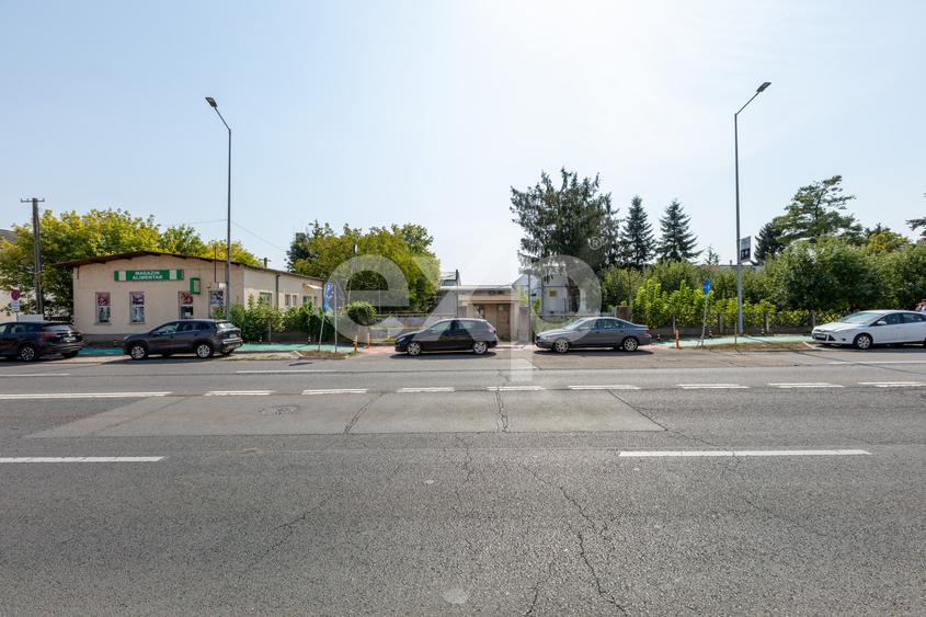 Proprietate de vânzare pentru investiție–teren 3874mp+construcții 989mp, Bacău