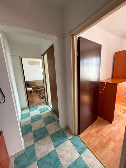 Apartament 2 camere, decomandat, loc parcare și boxă