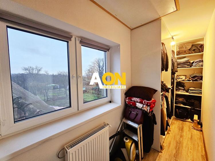 Casa cu doua corpuri, 5 camere, 1580 mp teren, Dealul Furcilor