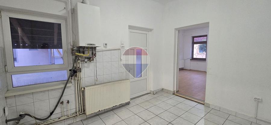 Spațiu comercial versatil,intrare din strada si din curte