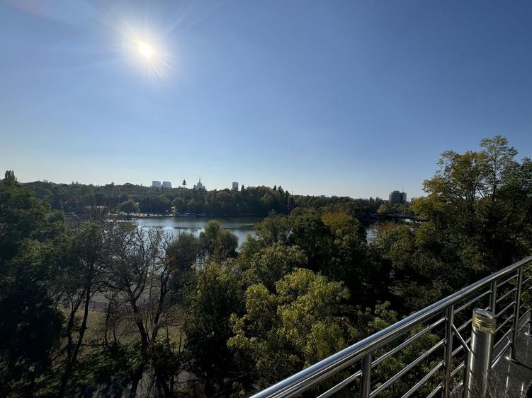 Apartament cu vedere libera catre lacul Herastrau, garaj si mobilier modern