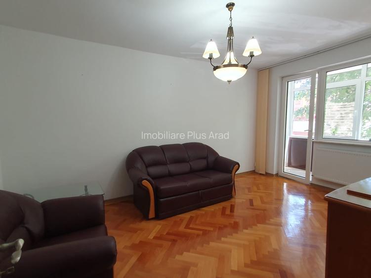De inchiriat apartament  3  camere zona centrala- langa hotel Central - 8