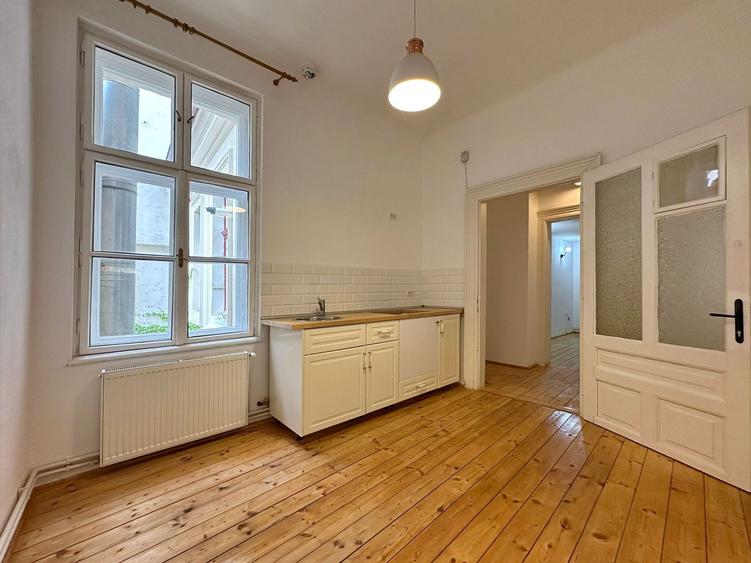 Apartament cu 3 camere in centrul istoric al Brasovului