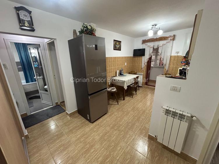 Apartament 2 camere, decomandat - Cugir