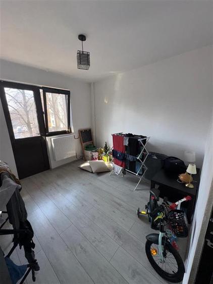 Apartament 4 camere Semidecomandat Berceni