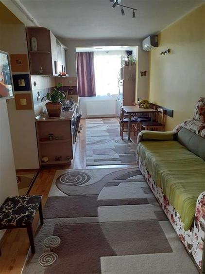 Apartament 3 camere si loc de parcare zona Lupeni