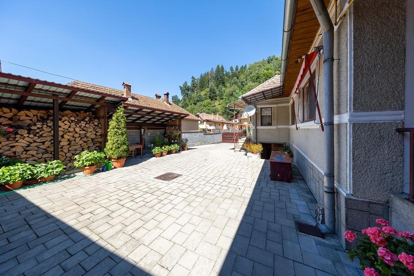 Casă la munte, gata de mutat , Poiana Mărului Brasov cu Teren minim 1.000 mp