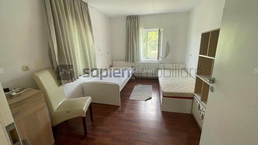 Casă spațioasă + Casă de oaspeți. Ideală pentru 2 familii!
