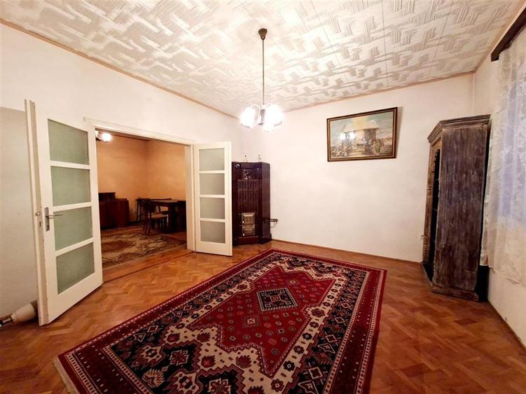 Casa 4 camere pivnita curte individuala Zona Lazaret
