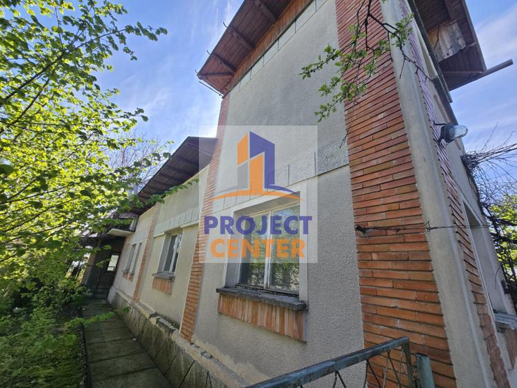 Casa cu 4 camere, anexa si teren de 1416 mp in Leordeni