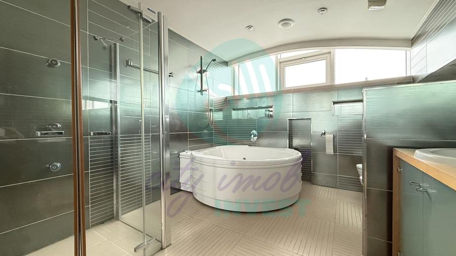 Penthouse Unic cu Terase de 100 mp