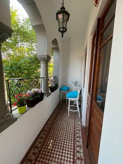Apartament superb, tot  etajul 1,  Dorobanti, in vila cu curte si garaj