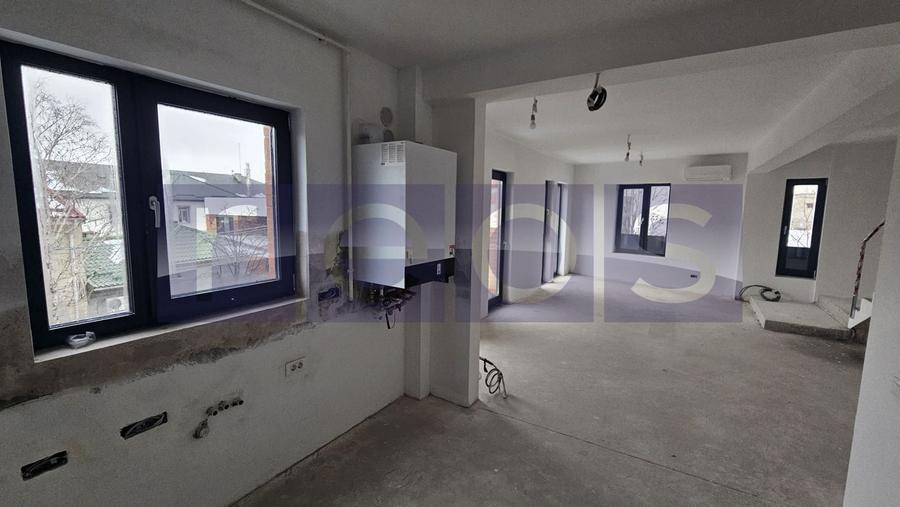 Vilă D+2+M | 4 parcări private | 3 apartamente cu intrări separate