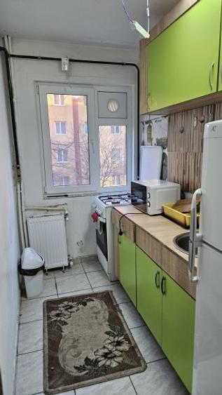 Apartament 3 camere de vanzare zona KM 4-5