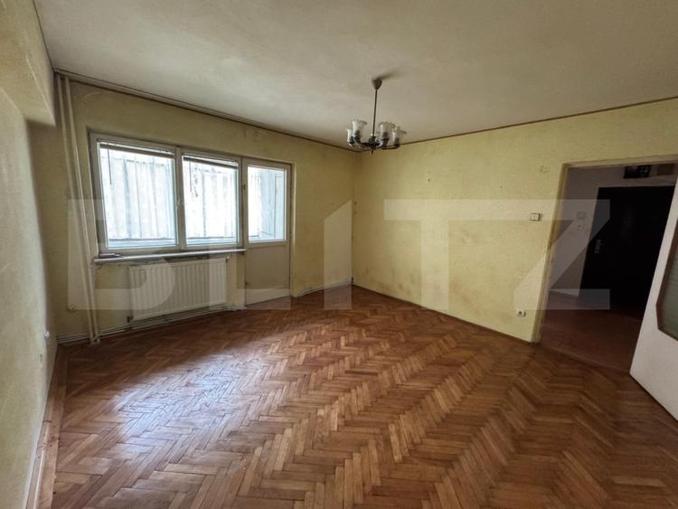 Apartament 2 camere de vânzare, 51 mp, zona Eminescu