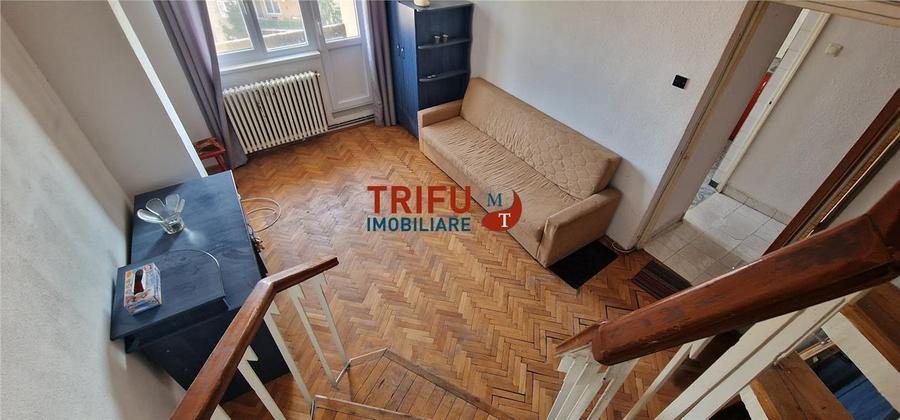 Apartament 3 camere cu scara interioara zona Centru