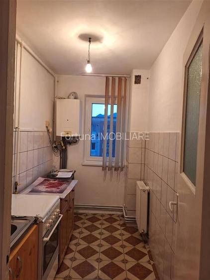 Apartament 2 camere, zona Gemenii - 3