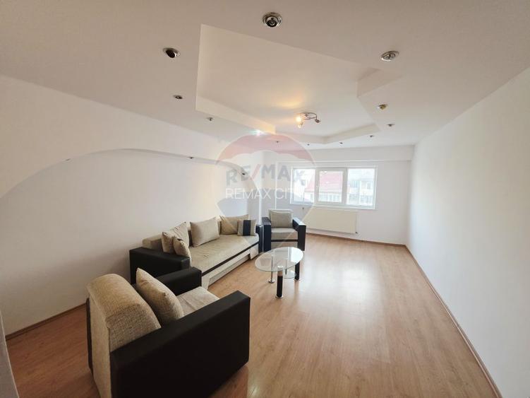 Apartament cu 2 camere de vânzare în zona 1 Mai - 5