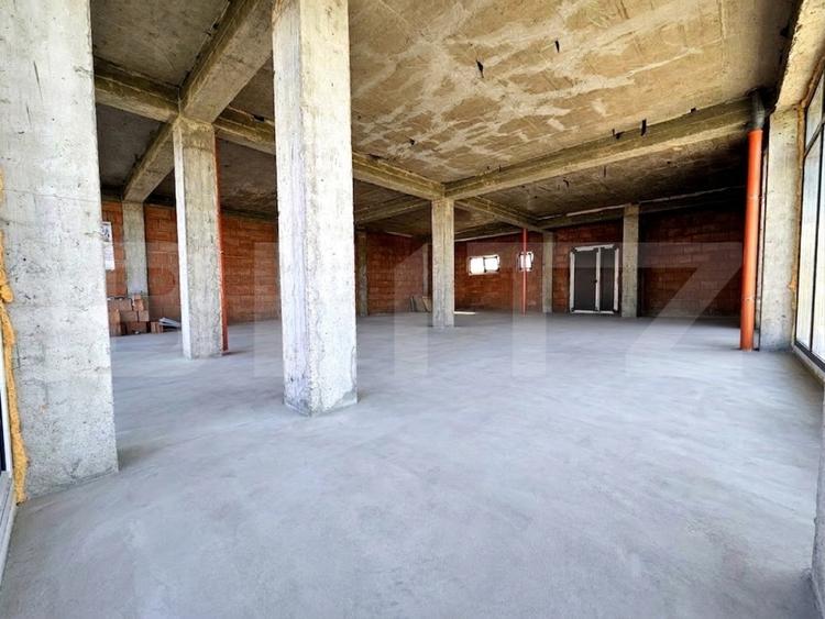 Spatiu comercial, 89.70 mp, parter, zona Sanandrei