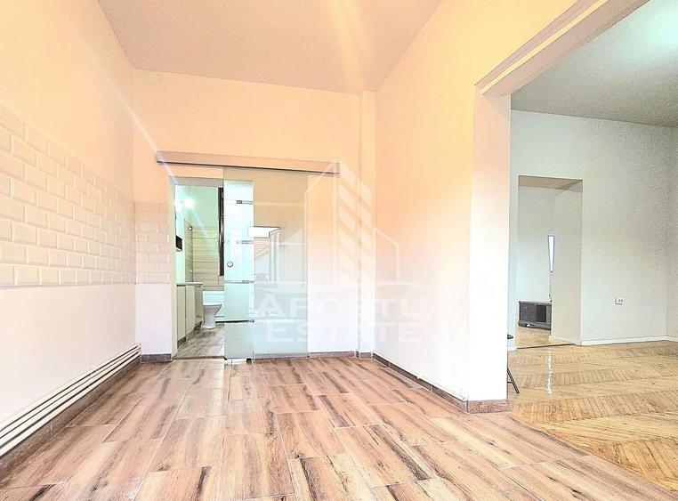 Apartament cu 2 camere, 90 mp construiti, Zona Centrala