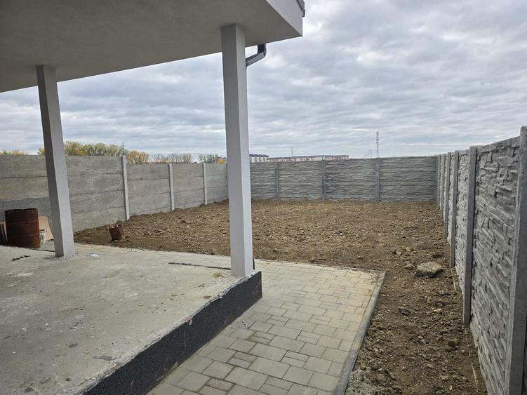 Giroc-Bld. Aviatiei | 5 camere | 3 bai | Bucatarie inchisa | Asfalt