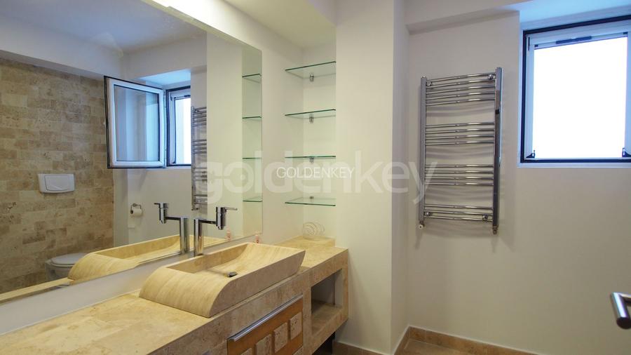 Vila impresionanta cu piscina incalzita, garaj 2 masini si gradina de 770 mp - 17