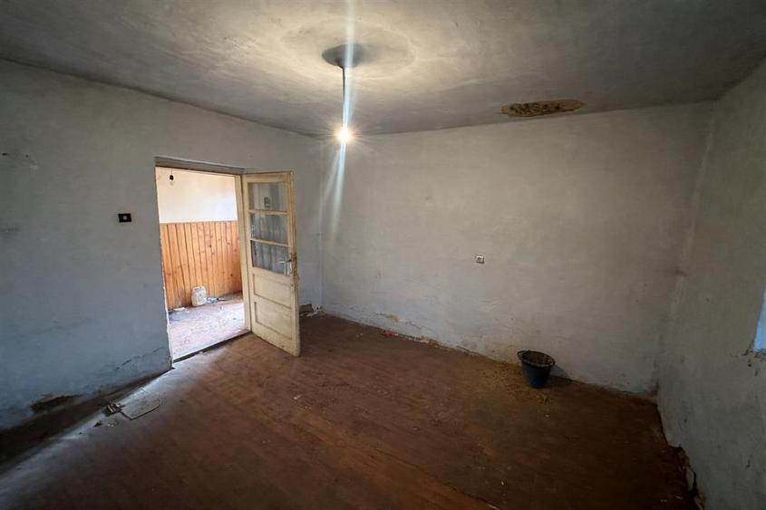 Casa 3 camere + 450 mq de teren, Rosiori