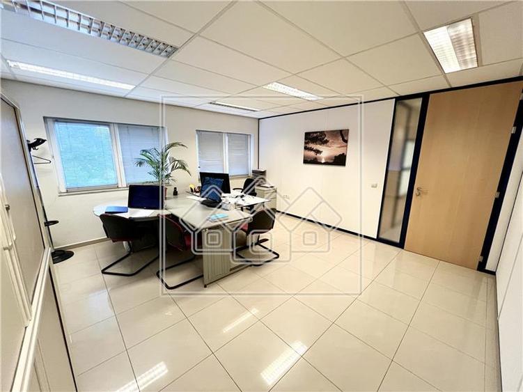 Spatiu de birouri - la cheie, mobilat - 257 mp - 8 birouri