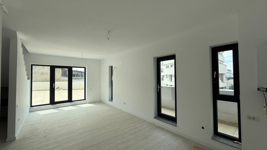 Duplex cu terasă generoasă, zona Nerva Traian la 500m de metrou Timpuri Noi