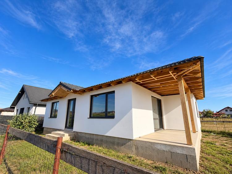 Casă în Alba-Micești | 3 camere, 73 mp utili, teren 300 mp | Terasă