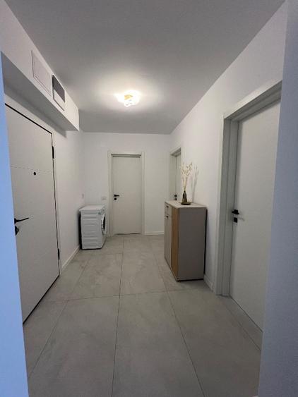 Închiriez apartament cu 3 camere , Prima Green