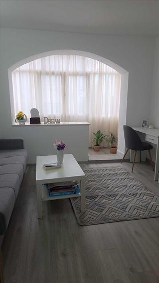 Vand apartament 2 camere zona centrala