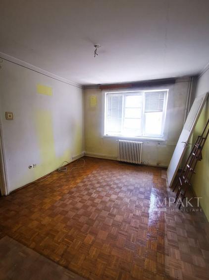 Apartament cu 2 camere decomandat in centrul orasului