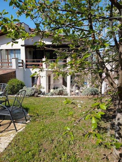 Casa cuplata finisata cu teren 300 mp Floresti str. Narciselor
