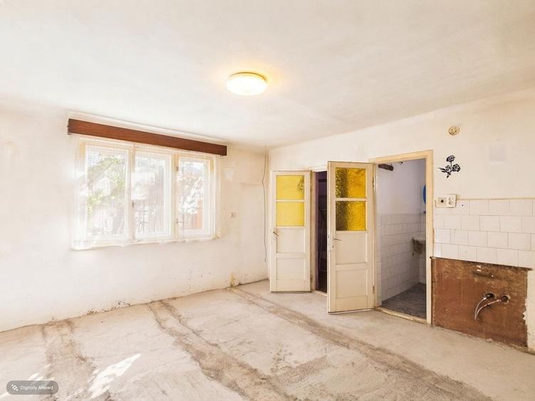 Casă Tileagd, 25 km Oradea, teren 328 mp