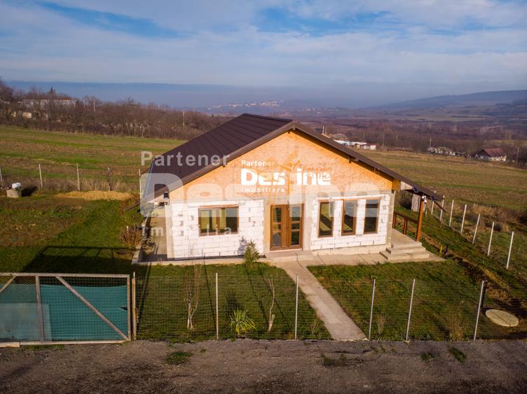 Casă individuală 75 mp P+POD 570 mp teren canalizare Ciurea