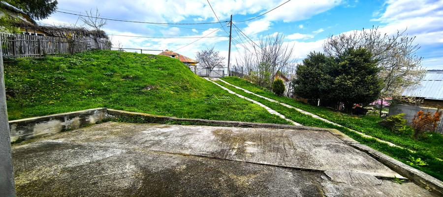 Casa Breaza 116Mp , teren 2500Mp ,zona de deal superba