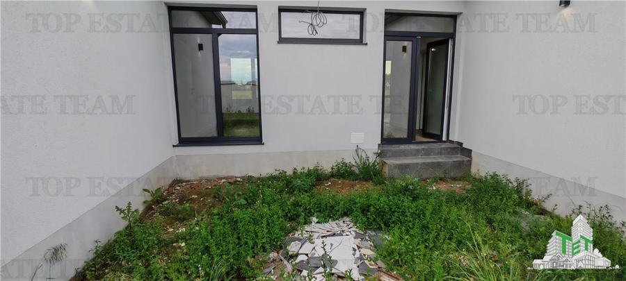Vila stil mediteraneean, moderna, cu 4 camere ( parter ) si curte generoasa 400m