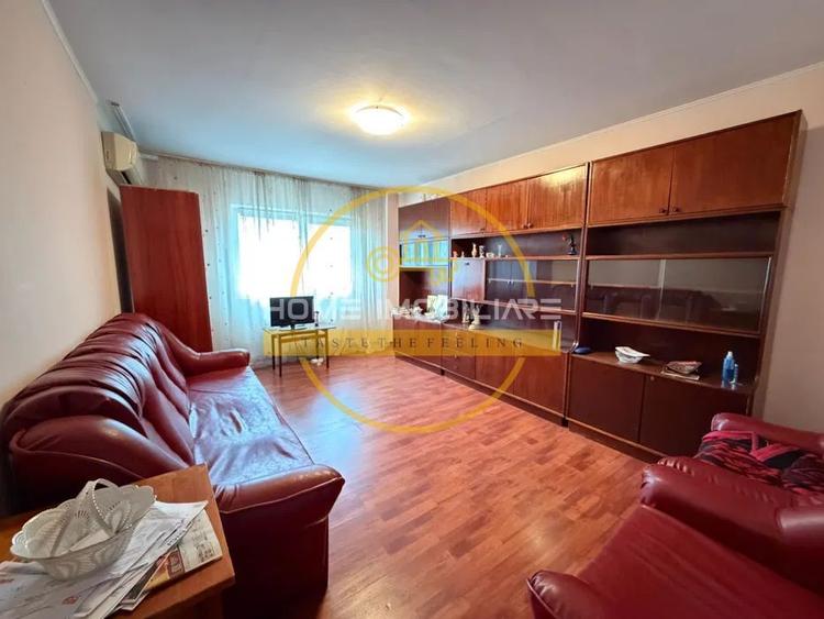 Etaj 3/Apartament 2 Camere/Decomandat/ Nicolina Prima Statie!