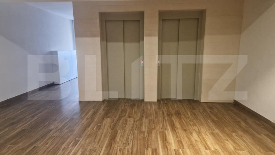Apartament 3 camere decomandat , 2 bai ,105 mp cu balcon, Tractorul bloc nou