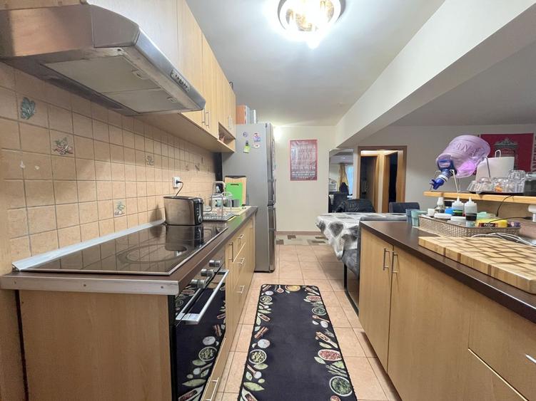 Apartament 4 camere, Zona Simion Barnutiu