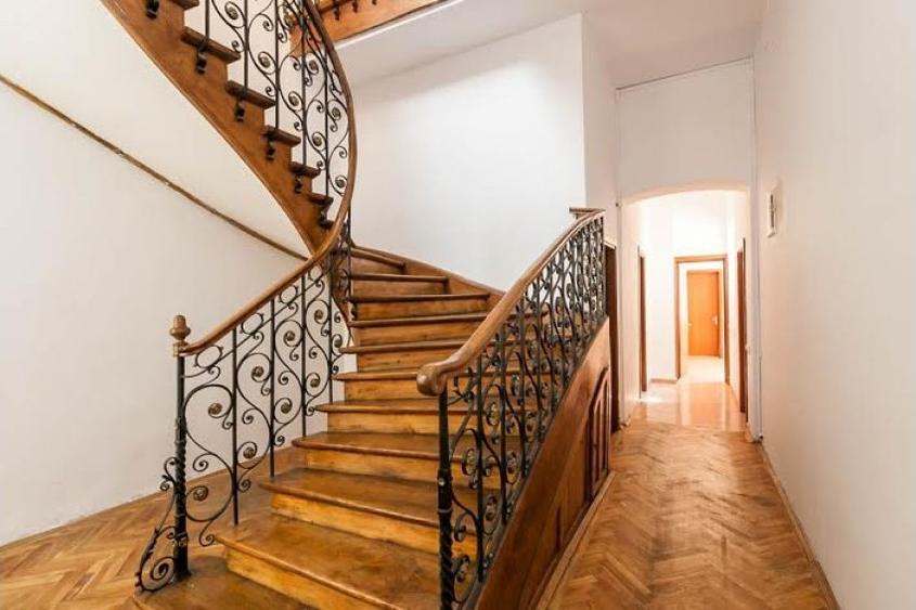 Vila Piata Romana