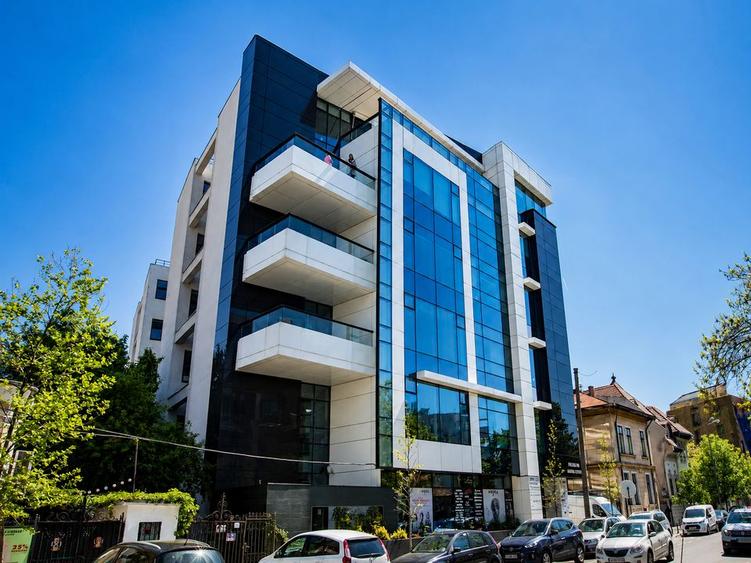 Polona 68 Business Center