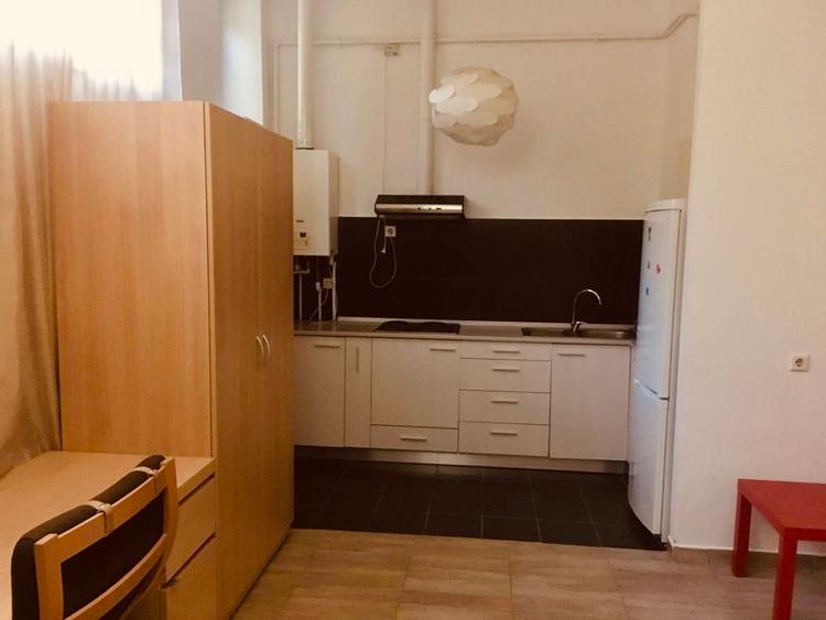 Garsoniera Dristor, 5 minute de metrou, demisol, CENTRALA, mobilată complet