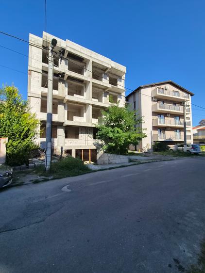 Cladire la gri – Mamaia Nord Lidl, cu  17 garsoniere si 2 apartamente