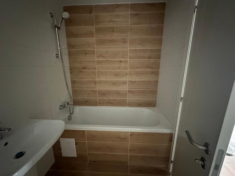 Apartament 4 camere Hercesa Vivenda | Parcare | Boxa | Gata de mutat